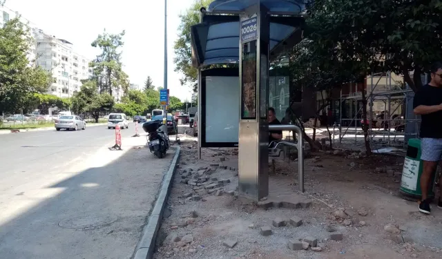 Antalya 100. Bulvar'da alt ve üst yapı çalışmaları sürüyor