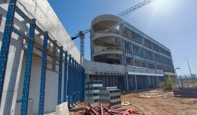 Antalya Havalimanı'nın yeni kontrol kulesi 46 metreye ulaştı! 77 metrelik dev proje yükseliyor