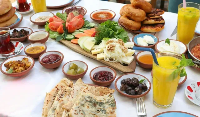 Antalya'da en iyi kahvaltı nerede yapılır? Serpme kahvaltı fiyatları