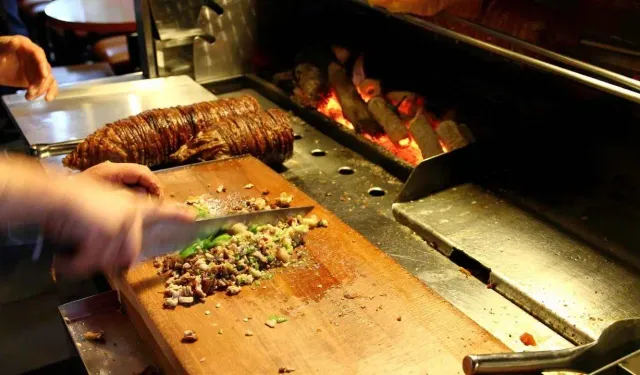 Antalya'da en iyi kokoreç nerede yenir? Yüksek puanlı yerler