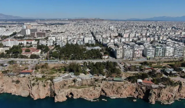 Antalya’da falezler için kritik uyarı! Kışla’daki otel planına TMMOB’den itiraz
