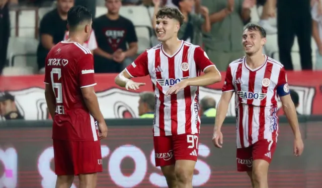 Antalyaspor 12 yıl sonra mücadele ettiği 1. Lig’e galibiyet ile başladı