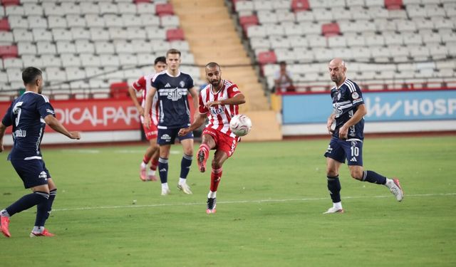 Antalyaspor öne geçtiği Sarıyer maçını kaybetti