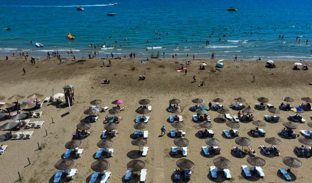 Antalya’da halk plajlarına yoğun ilgi: Ziyaretçi sayısı 2 milyonu aştı!