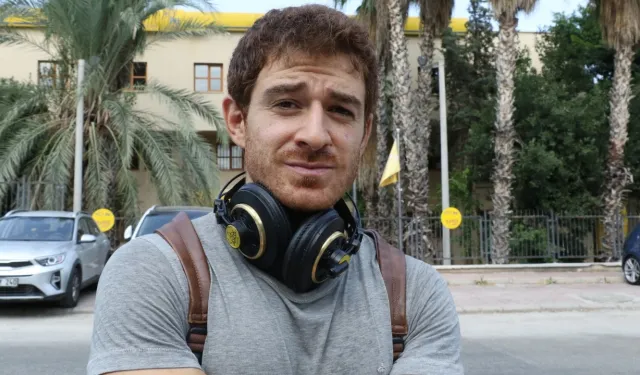 Antalya'da kaldırım işgaline isyan etti: "Tekerlekli sandalyeli olsam oturur ağlardım"