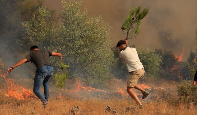 Aksu'daki orman yangınında 254 hane boşaltıldı, 720 kişi tahliye edildi!