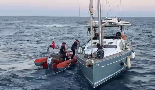 Demre açıklarında 2 İsrail vatandaşının bulunduğu “Danipus” kurtarıldı