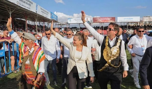 674. Elmalı Güreşleri sona erdi: 675. güreşlerin ağası da rekor kıran Hakan Çetin oldu!