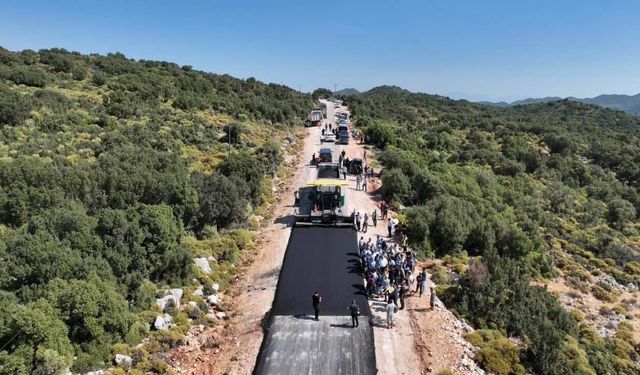 40 yıllık Kekova yolu baştan aşağı yenileniyor