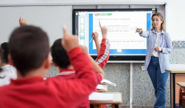 İstanbul’da 10.00 kararı çıktı: Antalya’da ilk zil saat kaçta çalacak?