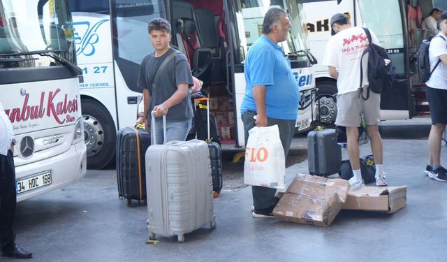 Antalya’da üniversite öğrencilerine sıcak karşılama! Yurtlarına kadar eşlik edildi
