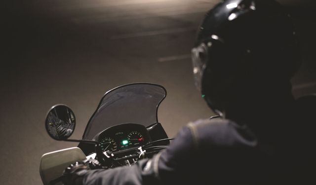 Antalya bu vicdansızlığı konuşuyor: Motorla gelip yol kenarına bıraktı kaçtı!