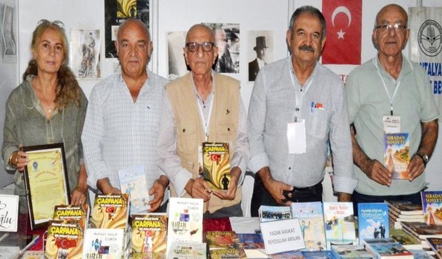 Eski emniyet müdürü Antalya Kitap Fuarı’nda!