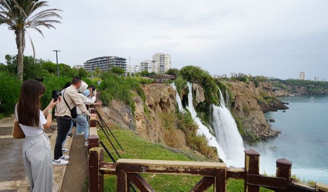 Yağmura rağmen şaşırtan manzara! Turistler akın etti