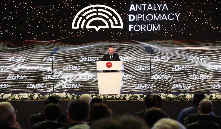 Antalya'da trafik kilitlenecek! Diplomasi Forumu, Erdoğan mitingi, Runtalya, bisiklet yarışı...