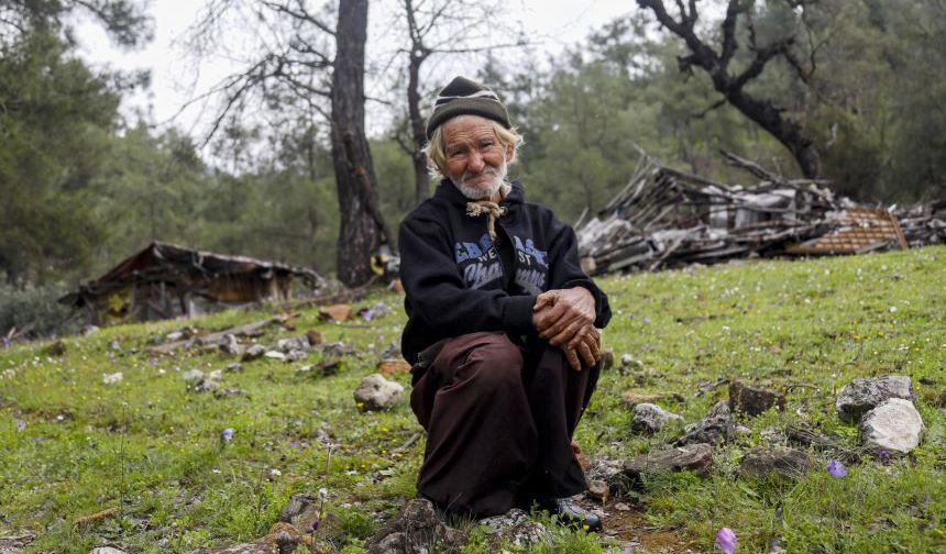 Antalya'da keçileri çalınınca 'hayata' küstü... Dağda tek başına yaşam kurdu
