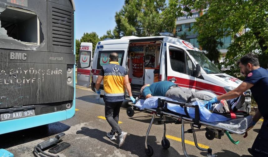Antalya’da zincirleme kaza! 7 araç birbirine girdi çok sayıda yaralı var