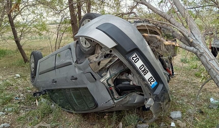 Mersin’e cenazeye giden aile trafik kazası yaptı: 1’i ağır 4 yaralı