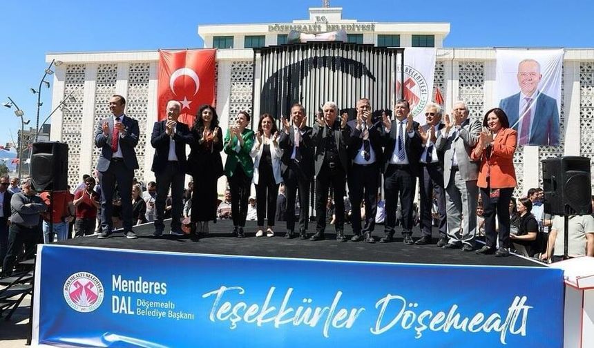 Antalya Döşemealtı Belediyesi de CHP'den CHP'ye geçen borçlu belediyeler kervanına katıldı