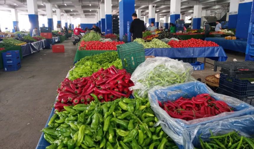 Antalyalılar bu pazara akın ediyor! 21 Nisan Muratpaşa Pazar Pazar'ı sebze-meyve güncel fiyatları
