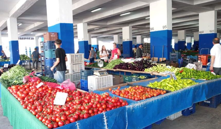 Antalya’da Pazar günlerinin vazgeçilmez pazarında şok eden fiyatlar! Güncel sebze meyve fiyatları