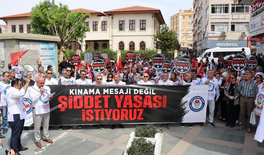 İstanbul'daki öğretmen cinayetine bir tepki de Antalya Eğitim Bir-Sen'den