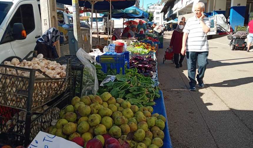 Antalya Muratpaşa Pazar Pazarı’nda güncel sebze meyve fiyatları! Patlıcan, erik, karpuz, domates…