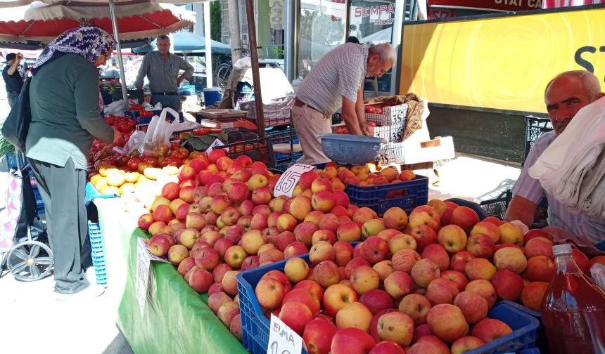 Antalya Muratpaşa Cuma Pazarı'nda güncel sebze-meyve fiyatları! Domates, biber, patlıcan; elma, armut, muz...