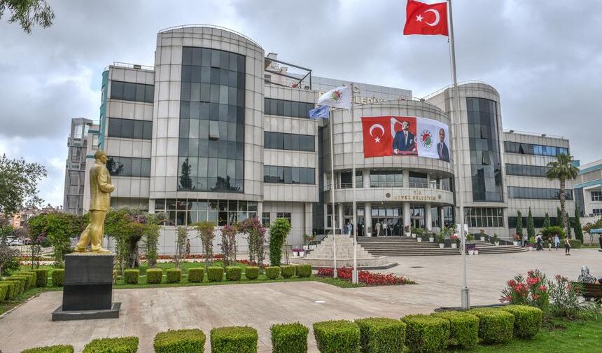 Antalya’yı ikiye bölen şenlik! CHP'li Kepez Belediyesi borçları unuttu mu?