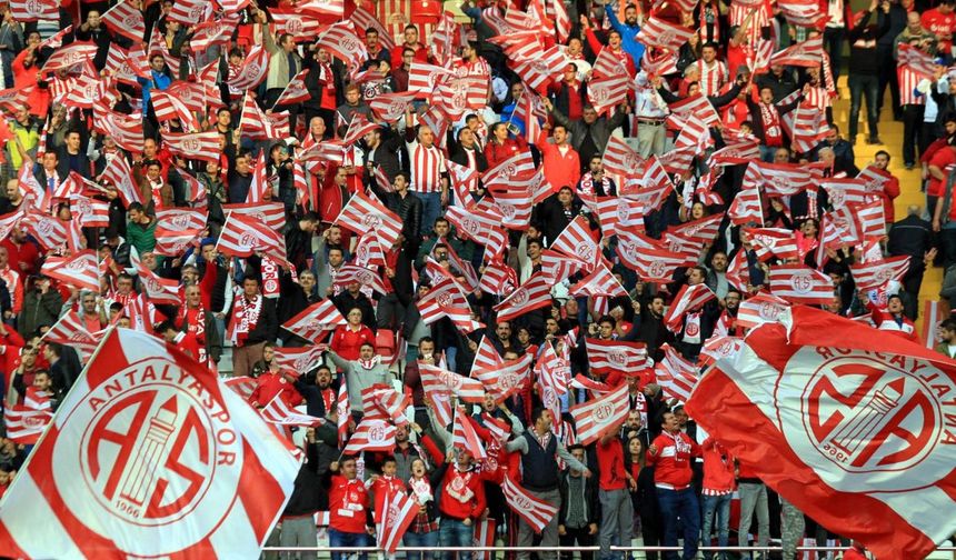 Tribünler dolduramayan Antalyaspor’a taraftar cezası şoku!