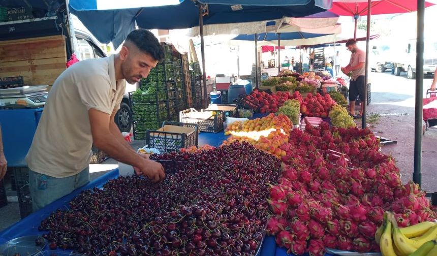 Antalya’da pazarın ateşi düşmüyor! Fiyatlar aldı başını gitti