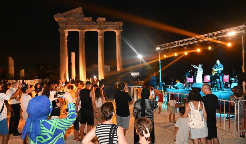 Cennet mekan Side'nin kültür günleri başladı! Apollon Tapınağı’nın muhteşem manzarasıyla birleşen konserler...