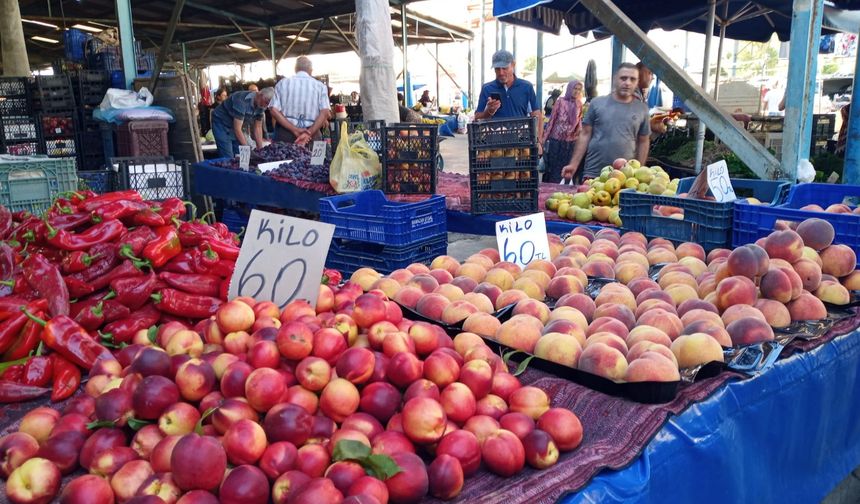 Kepez’in meşhur Cumartesi Pazarı'nda fiyatlar cep yakıyor!