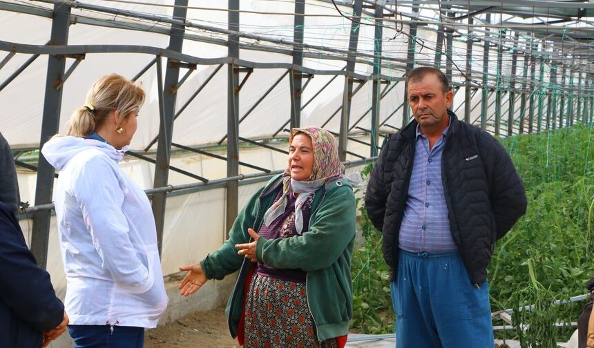 Serasından hortum geçen çiftçi gözyaşlarına boğulmuştu! Antalya Büyükşehir'den destek sözü...