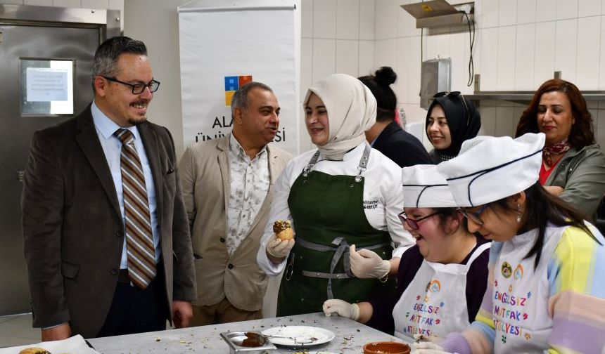 Alanya'da engelsiz mutfak! Hayallerindeki çikolatayı yaptılar