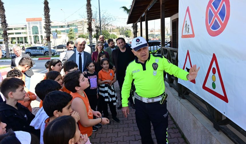 Antalya Emniyeti'nden bin 127 öğrenciye trafik eğitimi