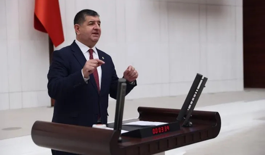 CHP'li Cavit Arı: "Emekçilerin sesi meydanlara sığmaz hale geldi"