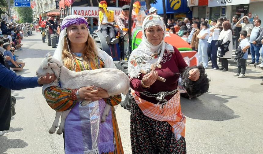 Kumluca'da 26. Tarım ve Seracılık Festivali'nde Yörük coşkusu