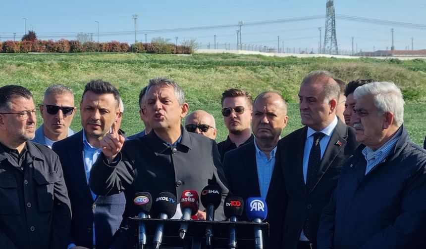 İmamoğlu’nun çantasında ne vardı? Özgür Özel’den ‘çanta’ açıklaması…