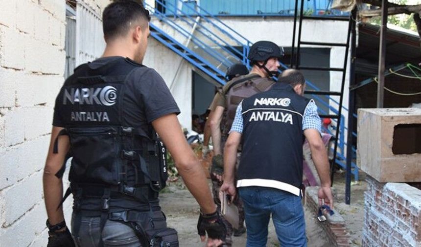 Antalya dahil 71 ilde uyuşturucu operasyonu: 2,3 ton uyuşturucu ele geçirildi