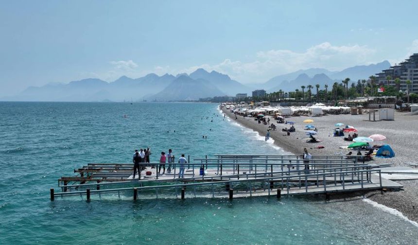Antalya'da bu sahilde engel yok