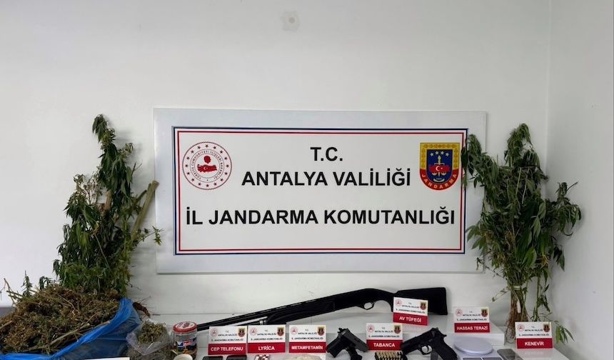 Antalya'da uyuşturucu operasyonu: Çok sayıda madde ve silah ele geçirildi!