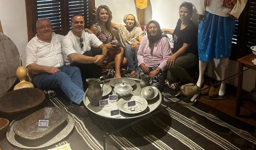 Eski başkanlar herkesi bu adrese davet etti!