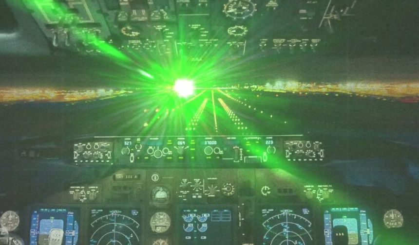 Antalya uçağına lazer saldırısı!