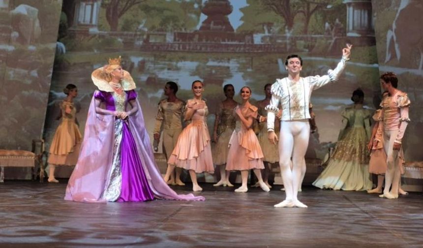 Uluslararası Bodrum Bale Festivali "Kuğu Gölü" ile açıldı