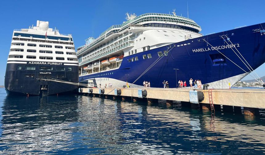 Yunanistan'dan Bodrum’a binlerce turist akın etti!