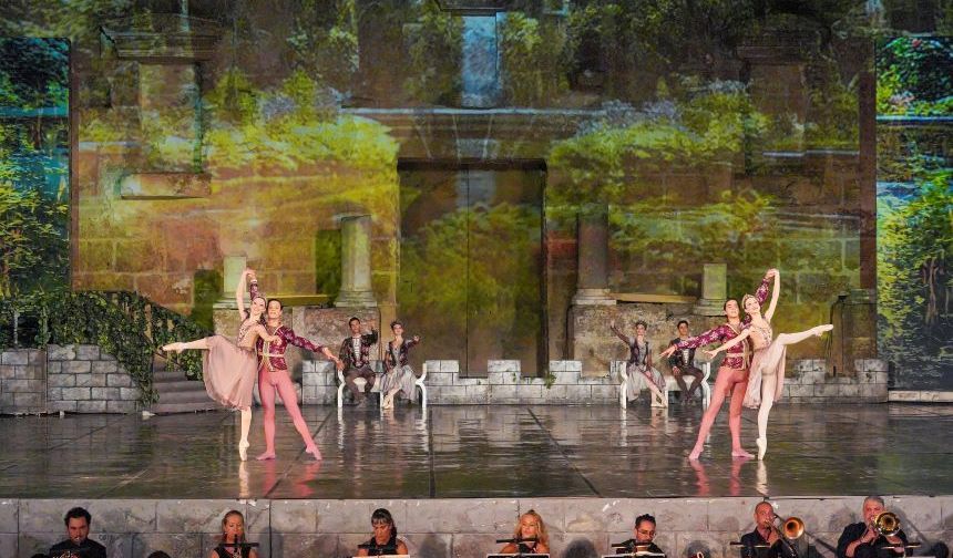 Aspendos Festivali'nde 'Kuğu Gölü' balesi sahne alıyor