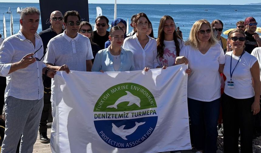 Antalya'da kıyılar el birliğiyle temizlendi
