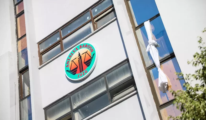 Antalya Barosu’ndan “okul saldırısı” açıklaması: “Bu bir toplumsal çürümedir”