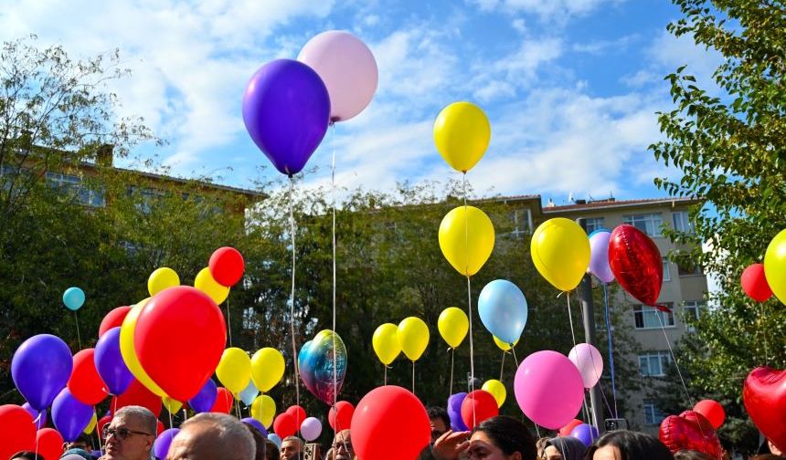 Lösemiyi iki kez yenen Atlas için gökyüzüne balon bırakıldı